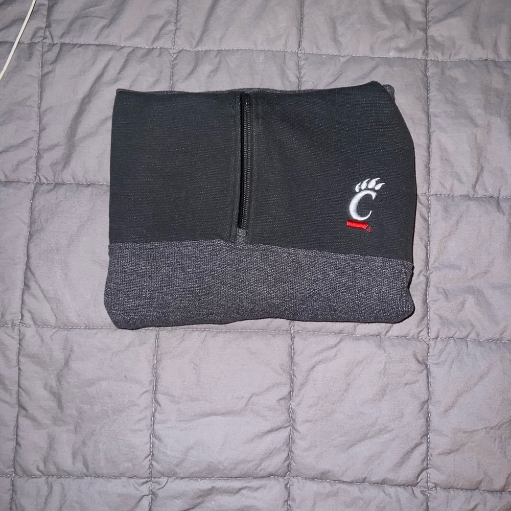 UNIVERSITY OF CINCINNATI QUARTER ZIP